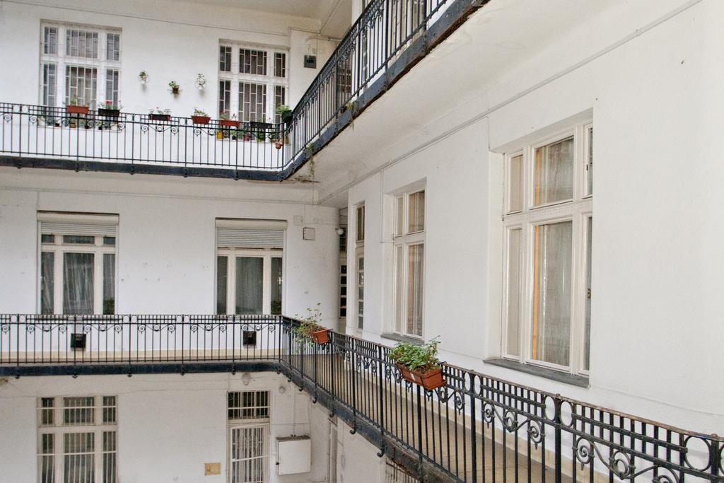 Diana Apartment On Vaci Utca Boedapest Buitenkant foto