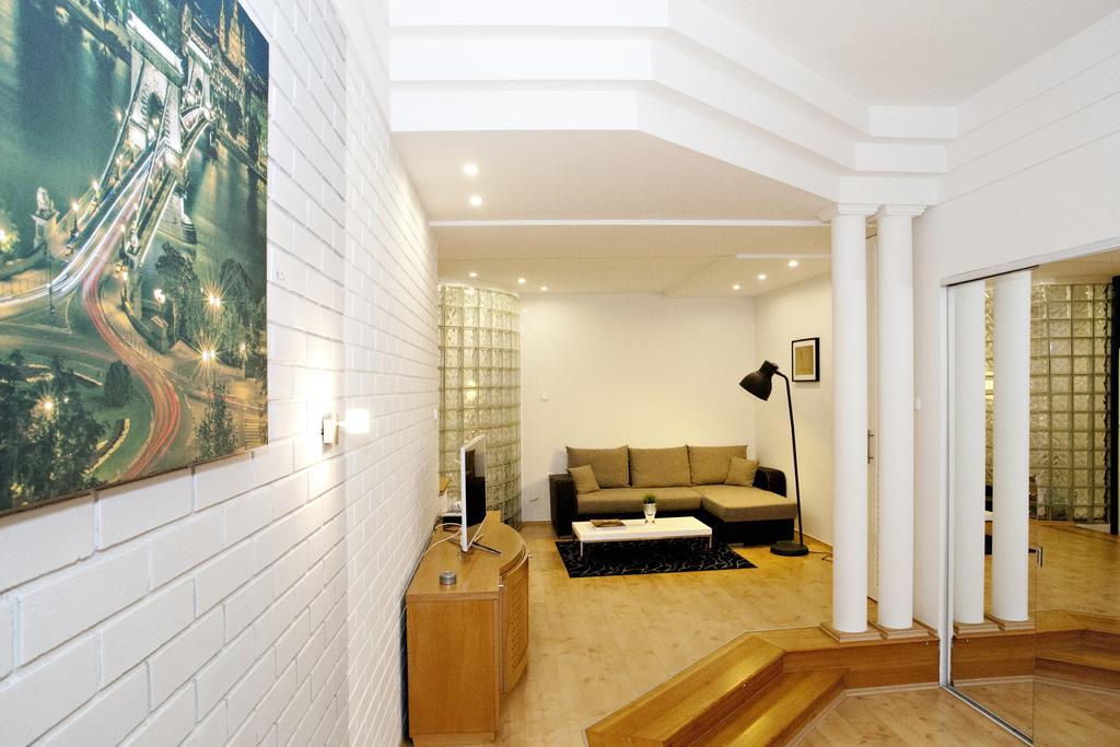 Diana Apartment On Vaci Utca Boedapest Buitenkant foto